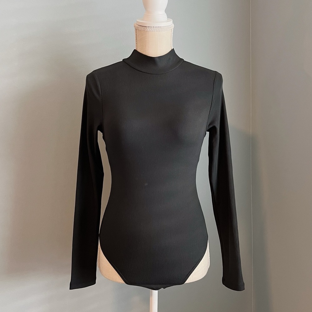 Super pretty!! GF Collective ribbed black mock-neck bodysuit w/ thong closure
